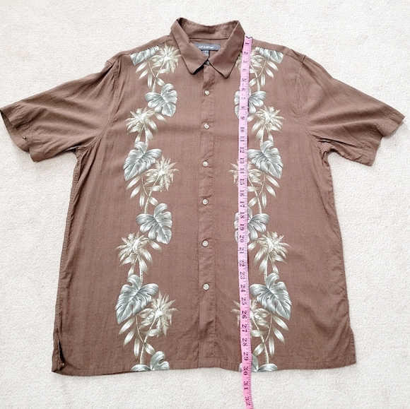 Croft & Barrow Hawaiian Camp Shirt Mens Size Large Brown Floral Button Up Rayon - Picture 6 of 9
